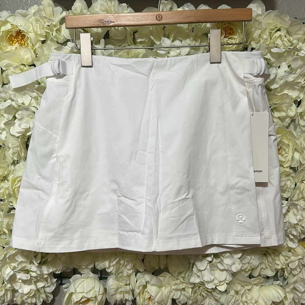 NWT Lululemon Wrap-Front Mid-Rise Golf Skirt
White SIZE 10 $98 sold out - Picture 6 of 11